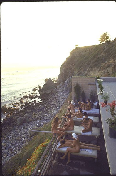 Файл:Esalen in the 1970s.jpg